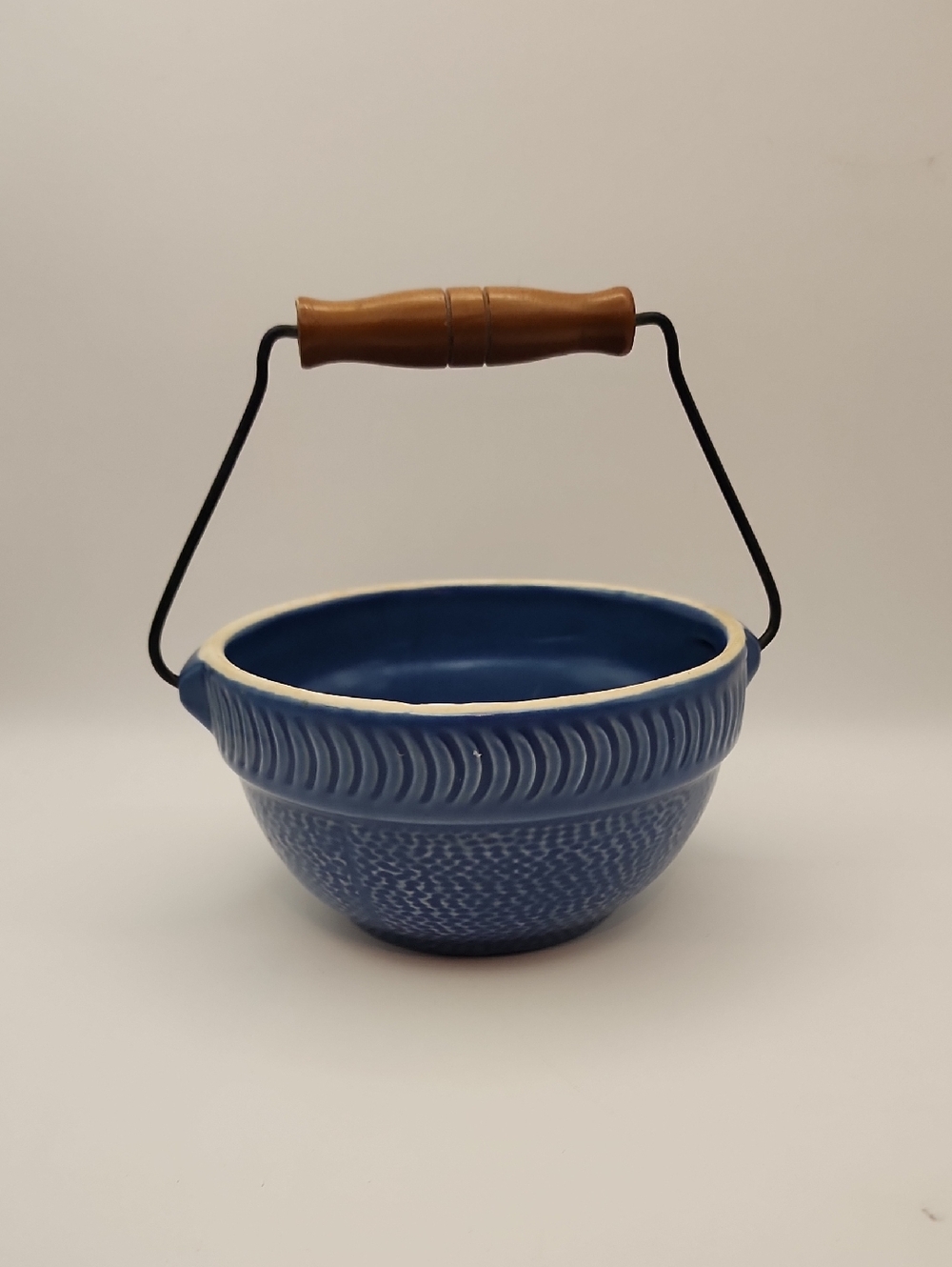 Vintage Tender Heart Treasures Crock Bowl w/Handle Ironstone Pottery Blue